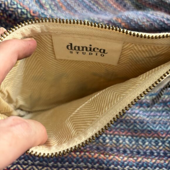 Danika Cute Bee Pouch - Picture 4 of 4